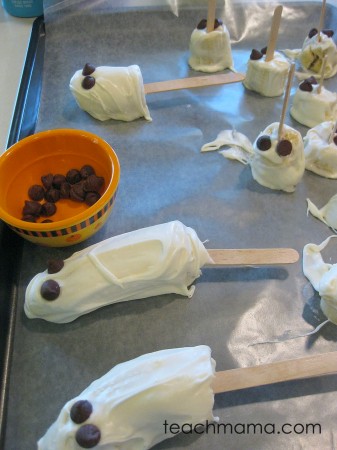 spooky halloween treats