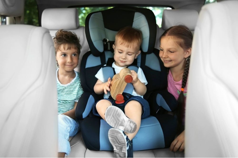 Keep Kids Happy and Engaged on a Family Road Trip