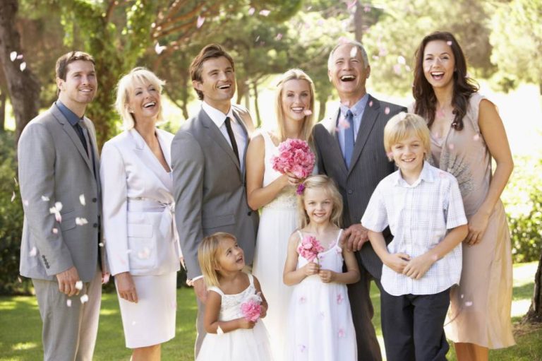 How to Plan a Family-Friendly Wedding Everyone Will Enjoy