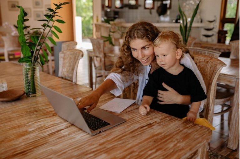 How to Turn Everyday Learning Moments Into Educational Slideshows Kids Can Rewatch
