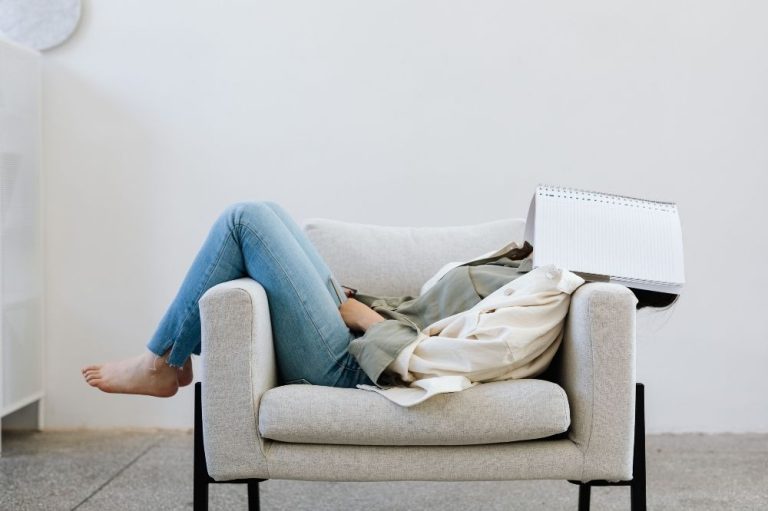 Can Letting Yourself Be Completely Bored at Home Actually Repair Your Focus
