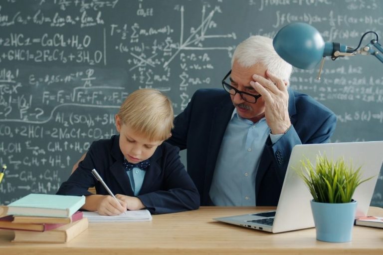 How Teachers Can Responsibly Use AI Apps in Classroom