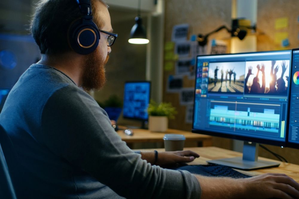 A guy doing video editing